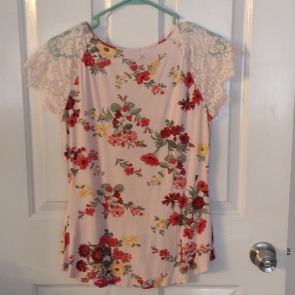 Pink flower shirt - Picture 6 of 6